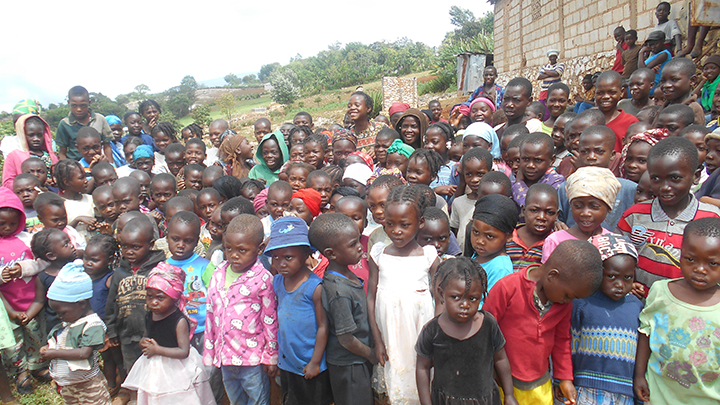 Feeding Hungry Children in Haiti