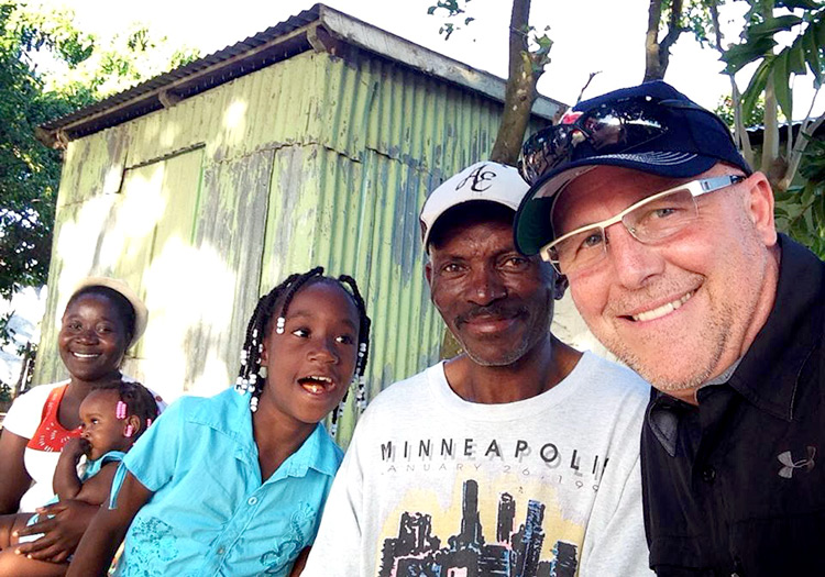 Pastor Randy Landis and his Life Church Team partnered with Love A Child to provide Mobile Medical Clinics for poor Haitians living in the bateyes.