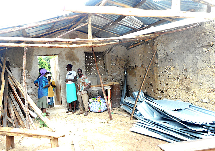 collapsed-house-peyi-pouri