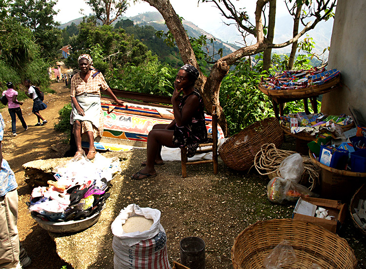 Haitian market on the side of the road