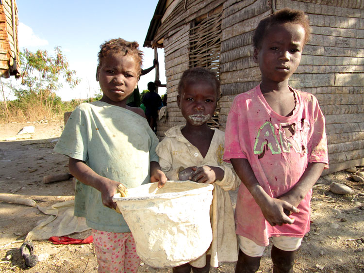 Children eating dirt:  6-10-17  7:40 PM