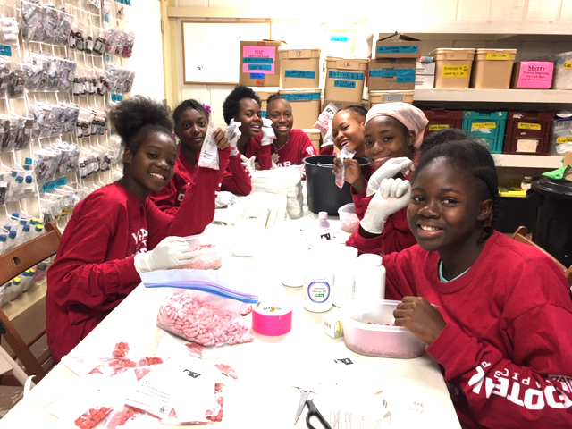 LAC girls working on a Mobile Medical Clinic – 09-11-17