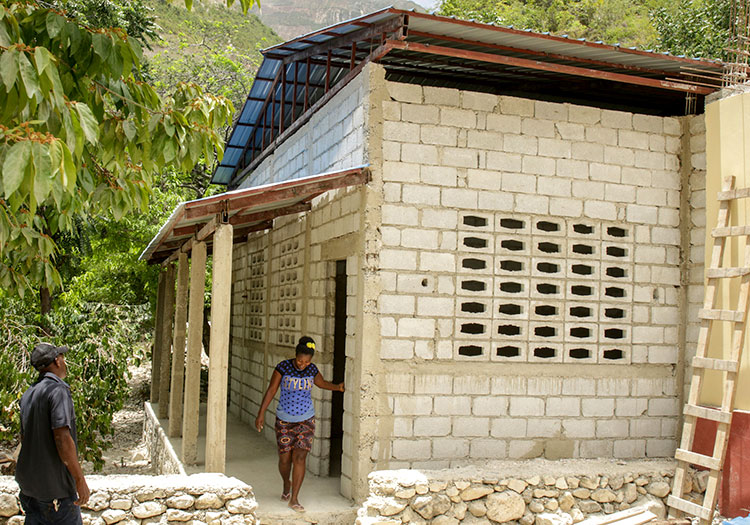 Construction of two new buildings with additional classrooms in the mountains of Lastik.