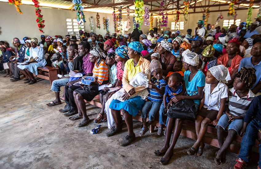 Hundreds of people gathered for our Mobile Medical Clinic in Peyi Pouri.