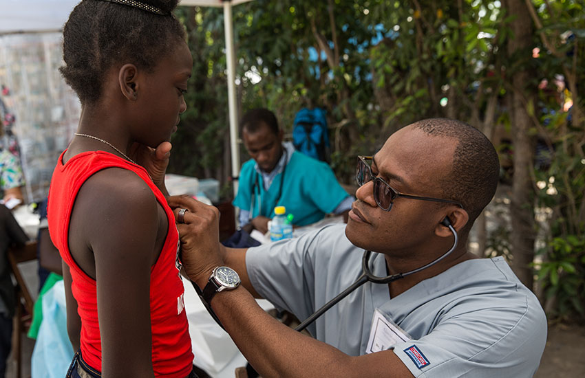 One of our volunteer doctors examined a young girl in Chambrun.